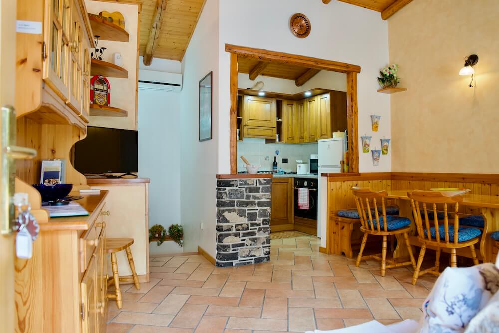 Accommodation-stay-Lake-Como-Vezio-Il-Portichetto-Casa-Cristina