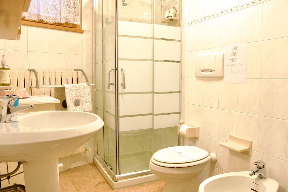 affitto-booking.com-monolocale-vicino-a-Varenna-airbnb-Lago-di-Como