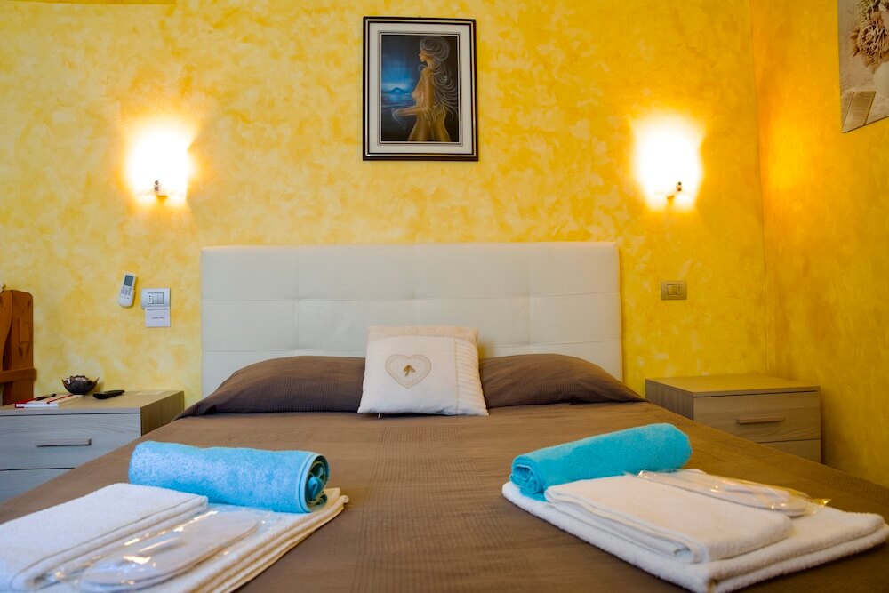 airbnb-accommodation-near-castle-of-Vezio