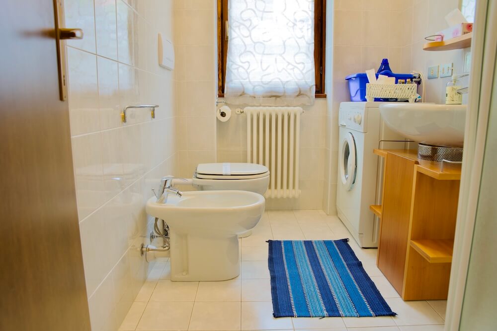 alloggi-con-bagno-e-due-camere-da-letto