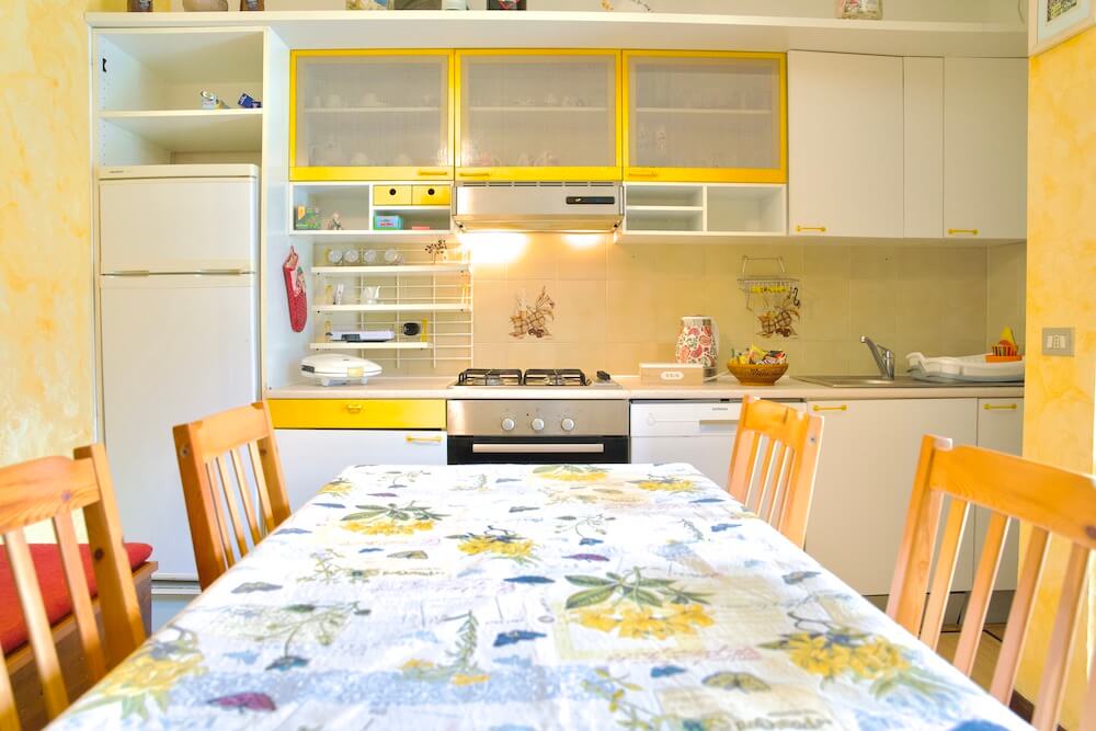 apartment-with-equipped-kitchen-near-Varenna