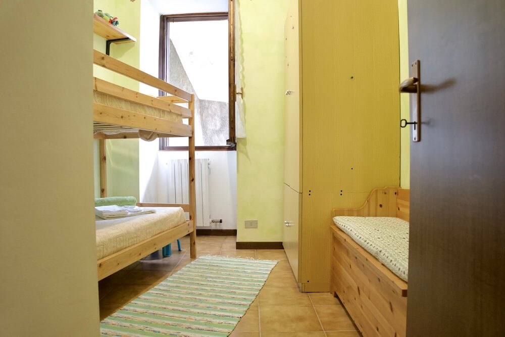 apartment-for-4-people-Vezio-il-Portichetto