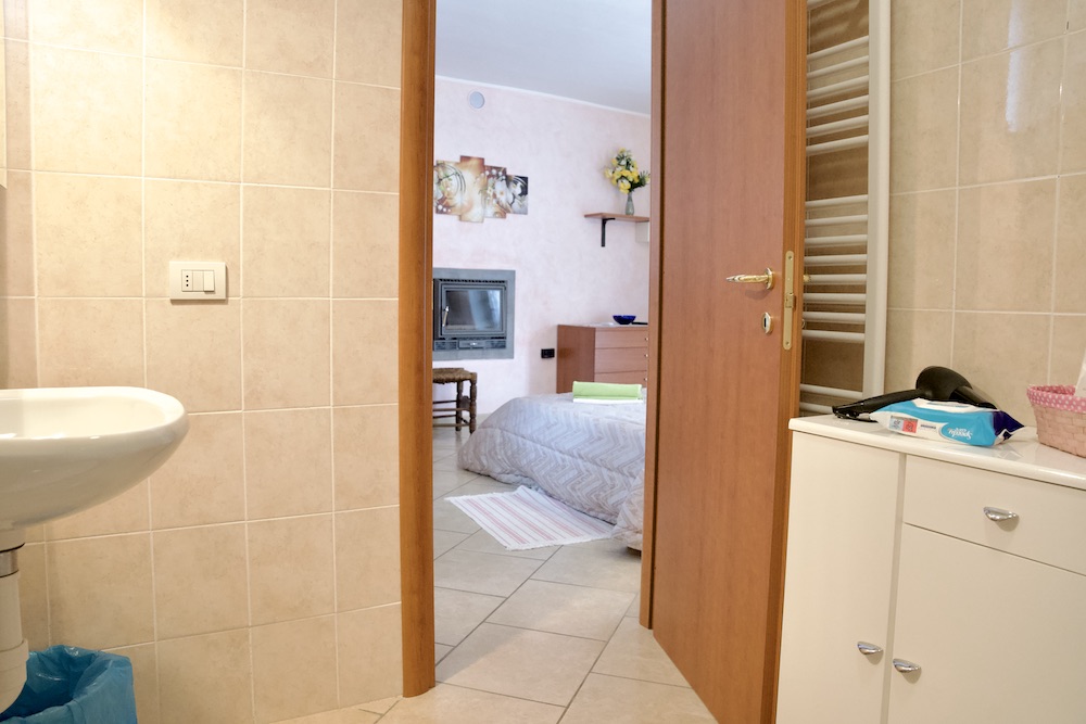 casa-vacanze-con-2-camere-da-letto-e-due-bagni-Vezio-Vicino-Varenna