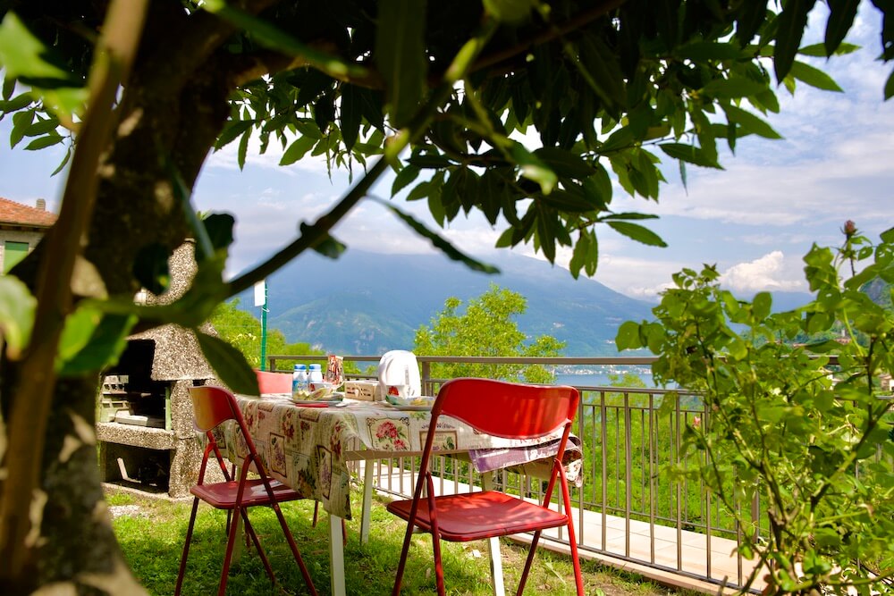 holiday-home-near-Varenna-Pool-View-lake-Vezio