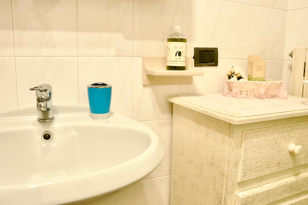 monolocale-con-bagno-vicino-a-Varenna-airbnb-Lago-di-Como