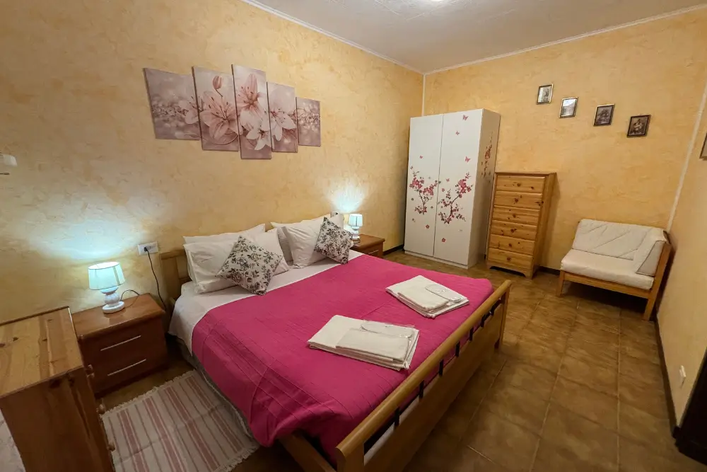 Appartamento-con-due-camere-da-letto-vicino-Varenna
