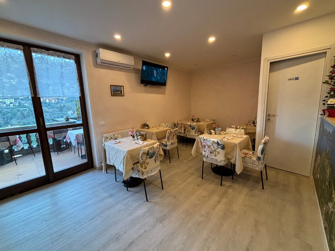 Breakfast-room-hotel-vezio