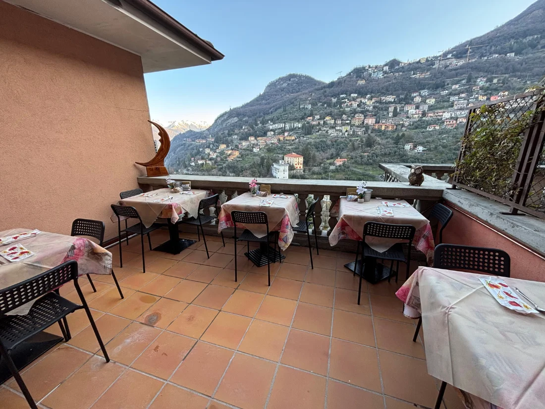 Breakfast-terrace-Lake-Como-hotel