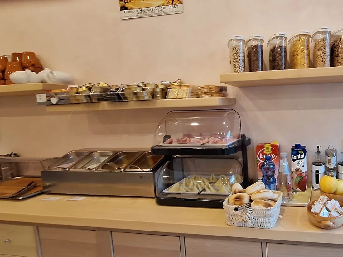 Continental-breakfast-at-hotel-il-portichetto-near-Varenna