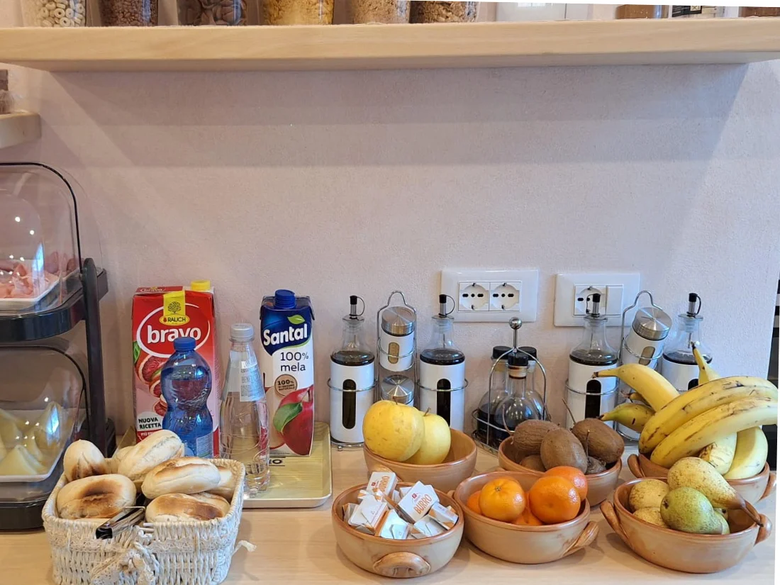International-breakfast-at-hotel-il-portichetto-Vezio