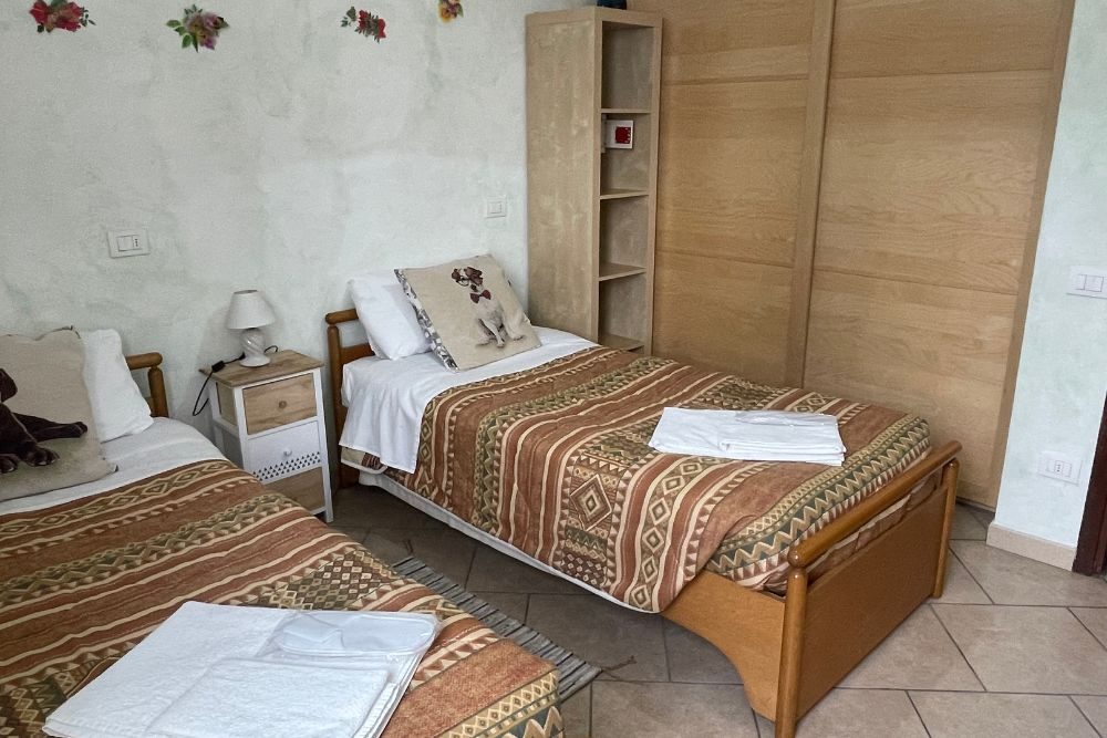 Accommodation for families near Varenna with swimming-pool
