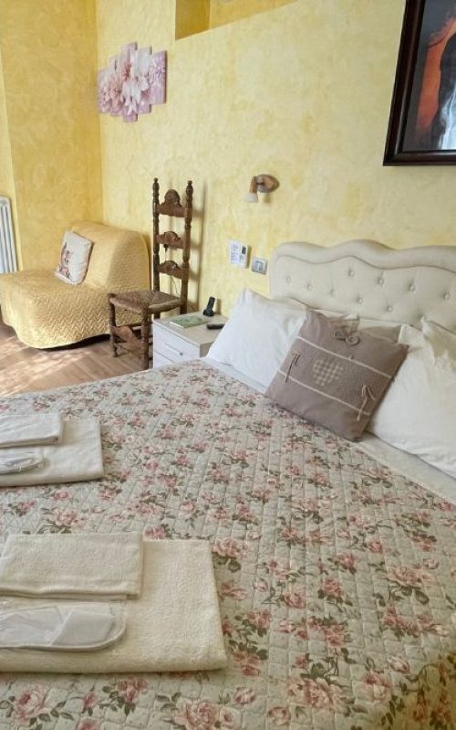 Family Hotel double room in Vezio near Varenna