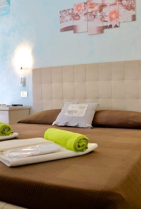 booking.com-double-room-with-pool-Lake-Como-Varenna-Vezio-Perledo