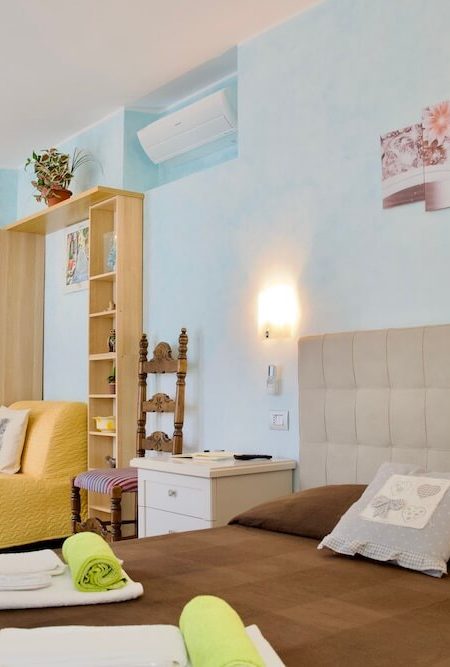 room-for-three-people-Vezio-Il-Portichetto