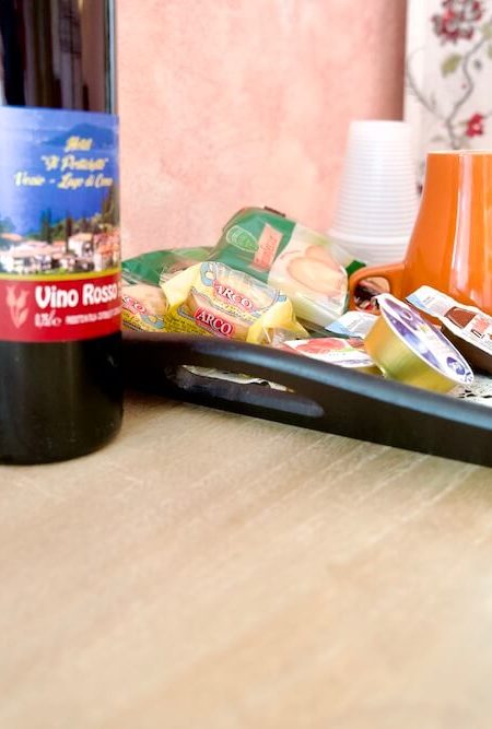 breakfast-in-room-Hotel-near-Varenna
